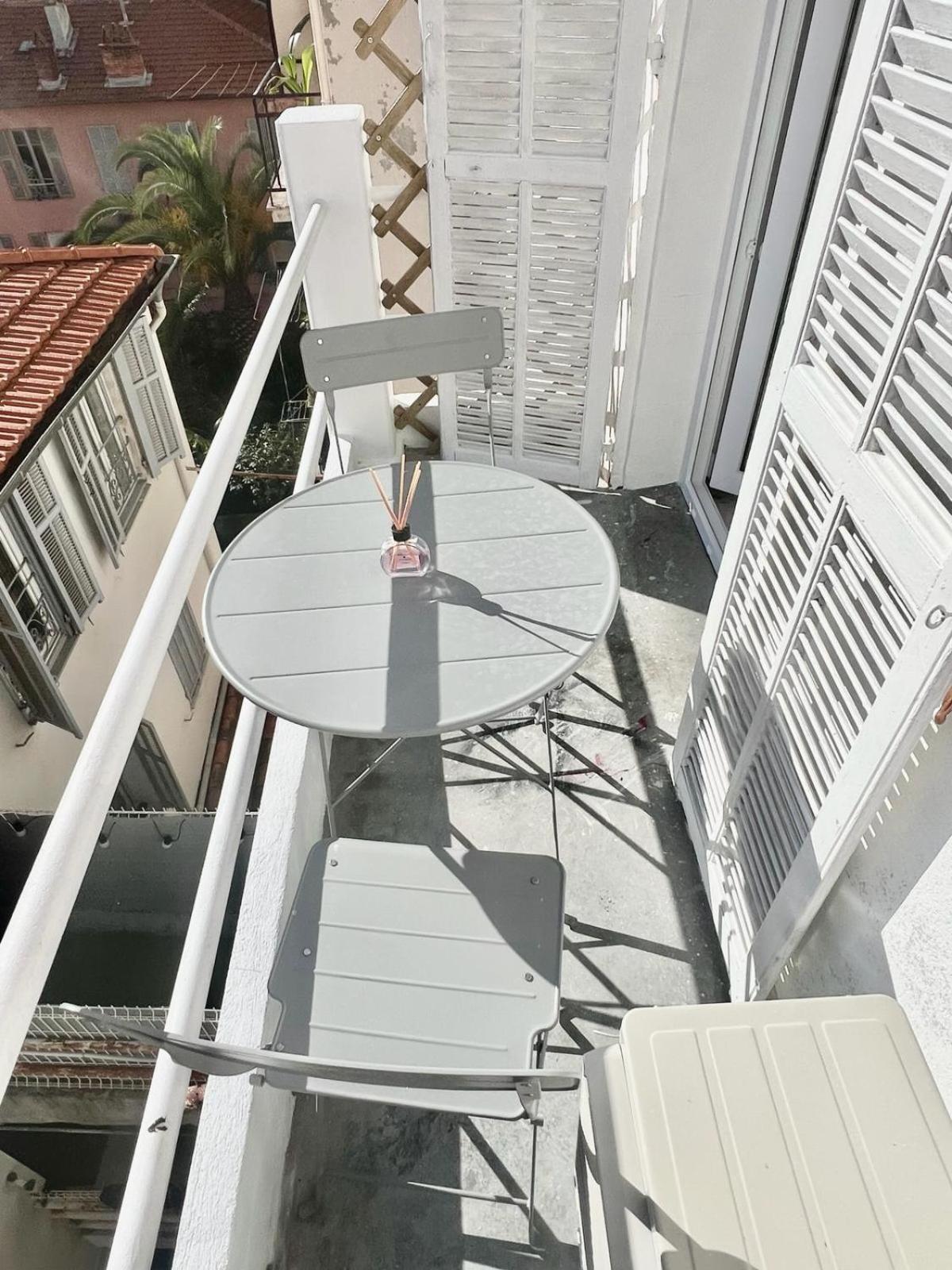 Studio Moderne Renove Avec Balcon Nisa Exterior foto